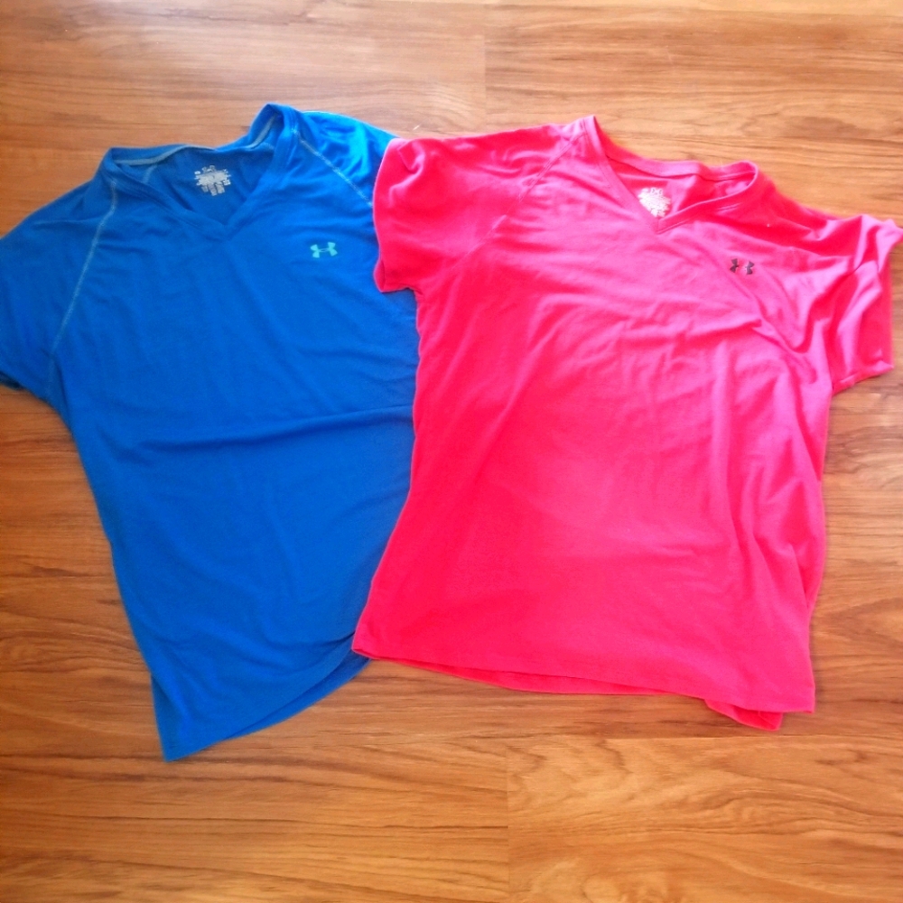 Two under armer shirts